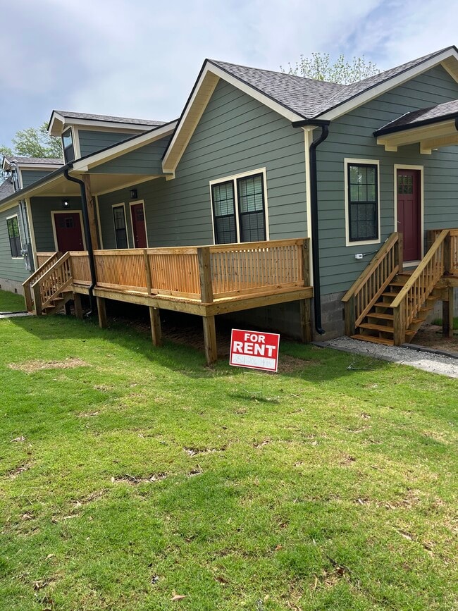 Building Photo - 260 Cedar St