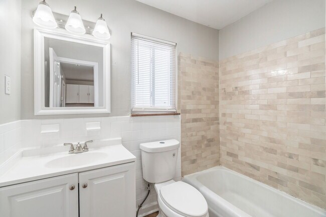 Building Photo - 411 Cherokee Heights Dr