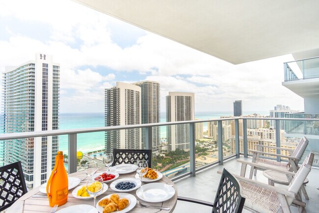 Building Photo - 4010 S Ocean Dr