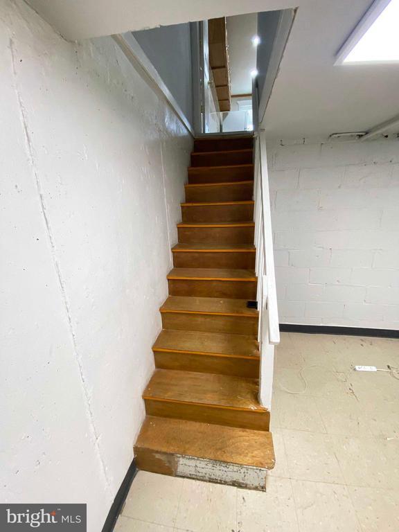 Building Photo - 6330 Leonard St