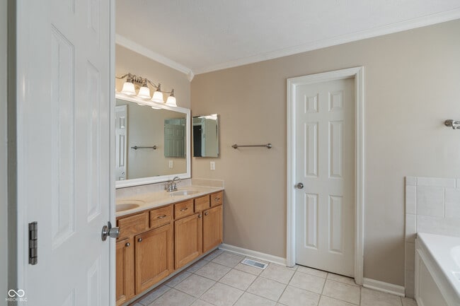 Building Photo - 5806 Corralberry Ct