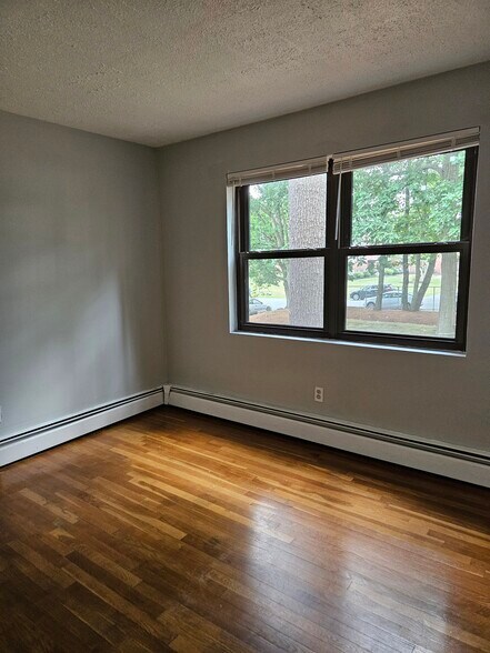 Bedroom with outside view - 4 Brook Rd
