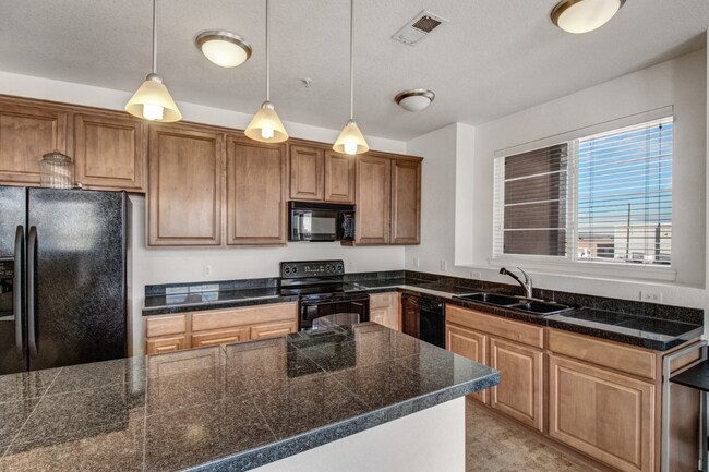 Building Photo - 2BD/2.5BA Condo with Parking Spot and Garage at Parkhill  AVAIL NOW!