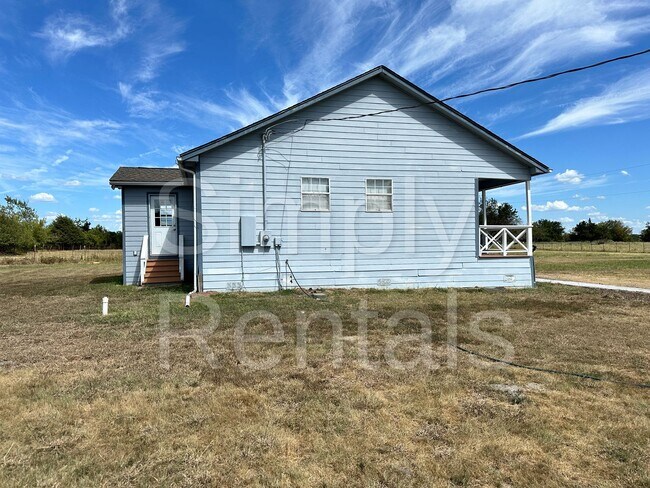 Building Photo - 479 Mills Way