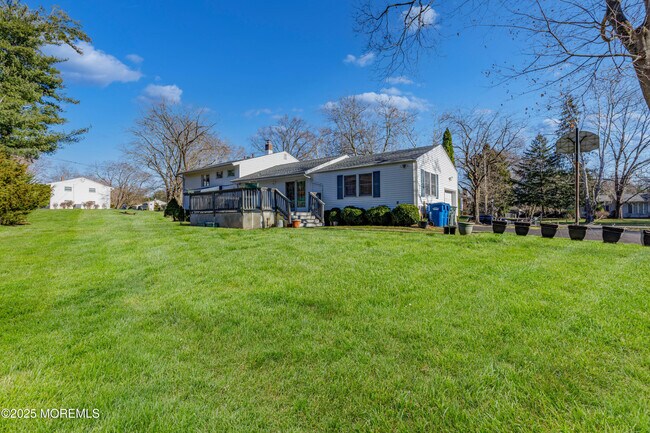 Building Photo - 150 Cloverdale Cir