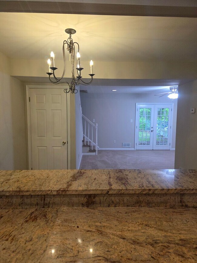 Building Photo - Twin Home in Saddlebrook