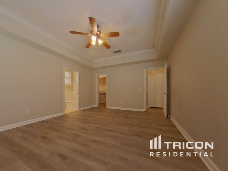 Building Photo - 1055 Golf Point Loop