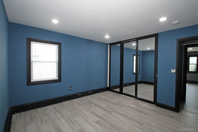 Building Photo - 30 Middle Ln