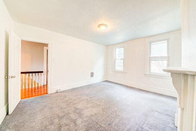 Building Photo - 103 Harwood St