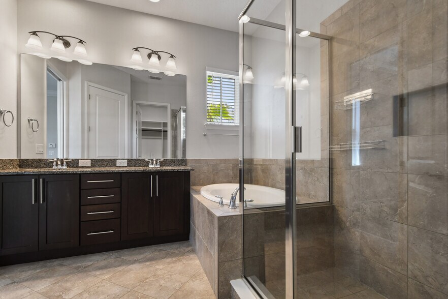 Building Photo - 13787 Benavente Ave