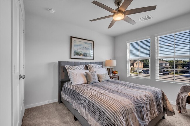 Building Photo - 7866 Alset Dr