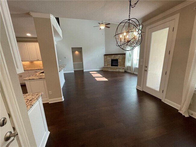 Building Photo - 3501 Venezia View