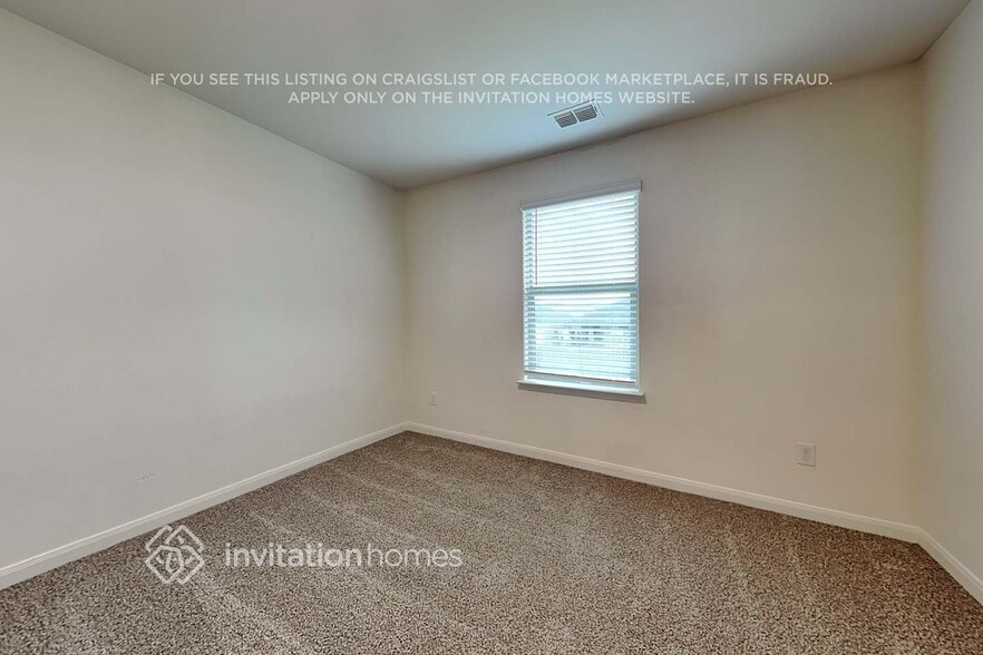 Building Photo - 3032 Chico Dr