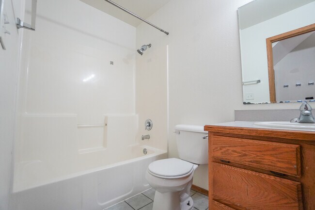 Building Photo - 265 N Paradise Ave