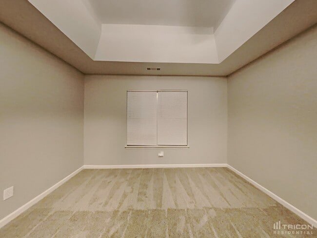 Building Photo - 1403 Peachcroft Rd