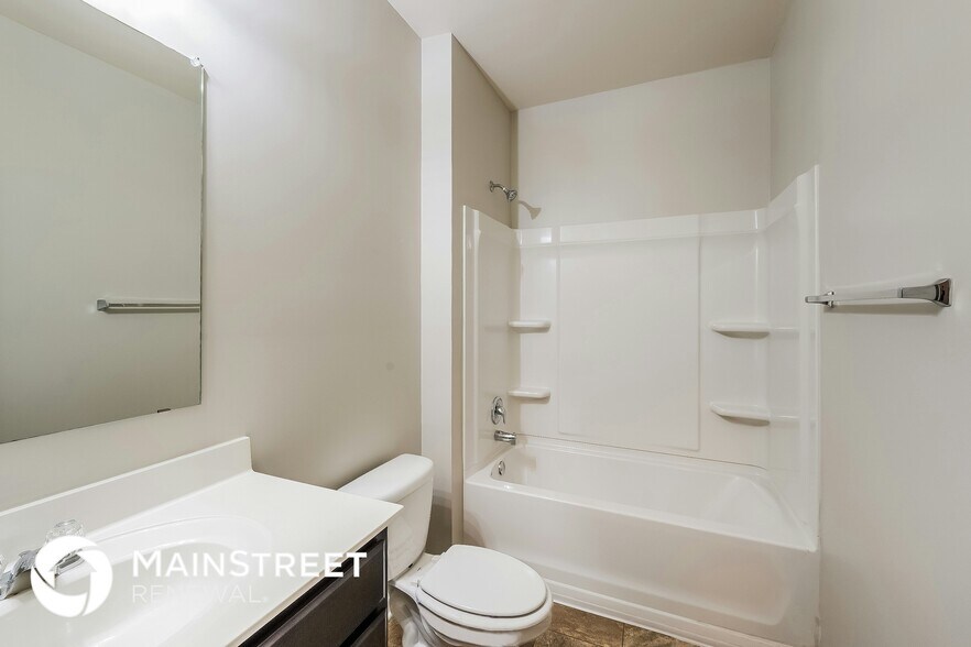 Building Photo - 5009 Bella Ct