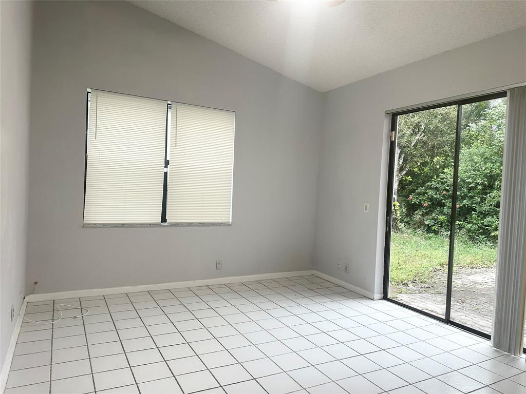 Building Photo - 10461 NW 12th Ct
