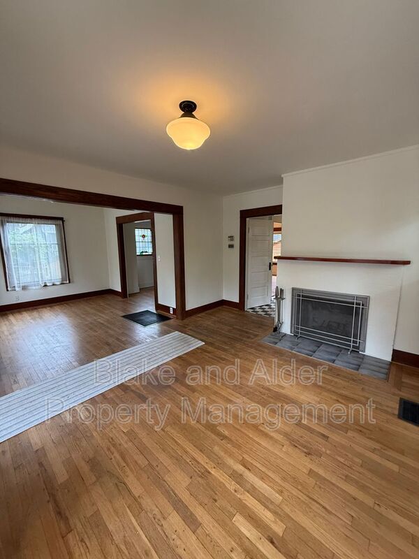 Building Photo - 7824 SE 11th Ave