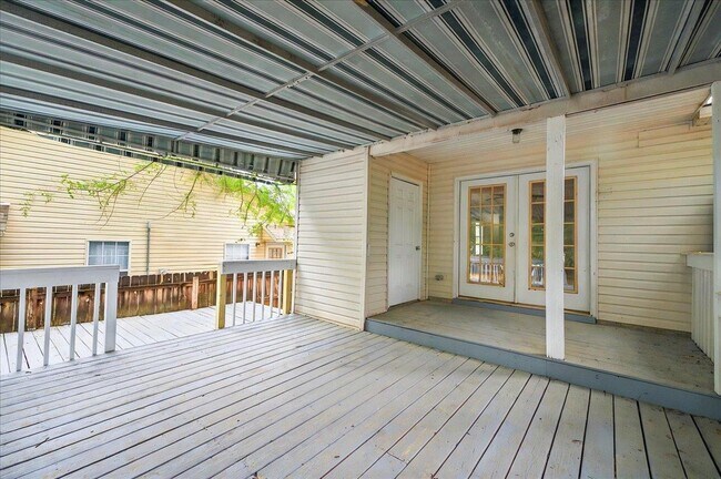 Building Photo - 3001 Oak Park Ct