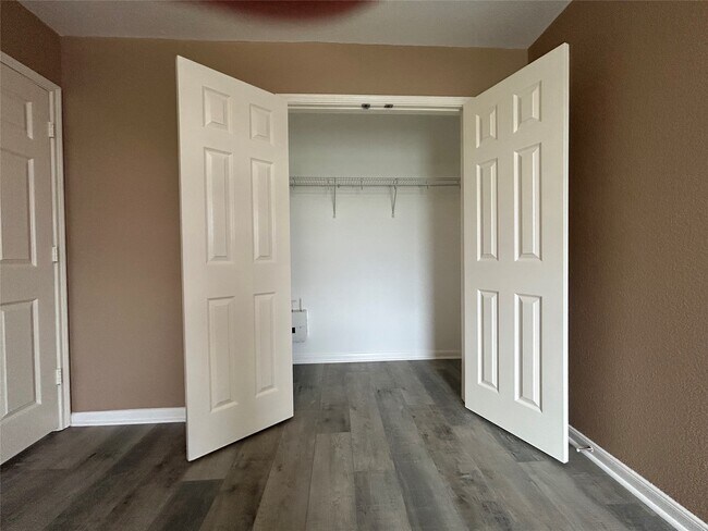 Building Photo - 6139 Springbrook Garden Ln