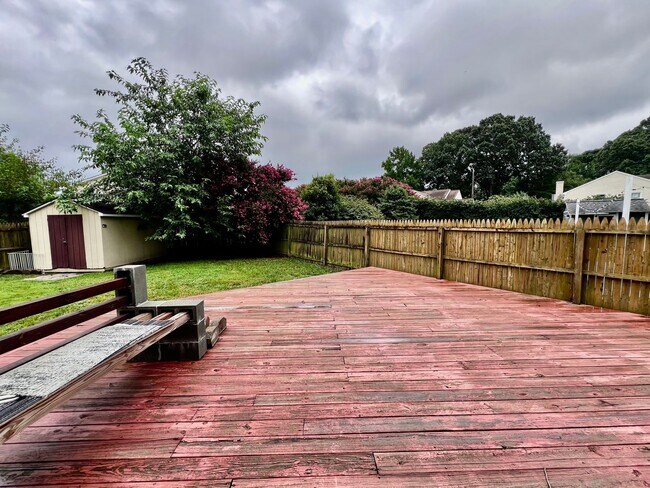Building Photo - Spacious 3 bedroom home in Wesleyan Chase