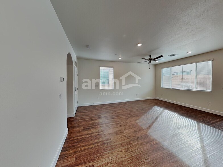 Building Photo - 341 Seville Ave