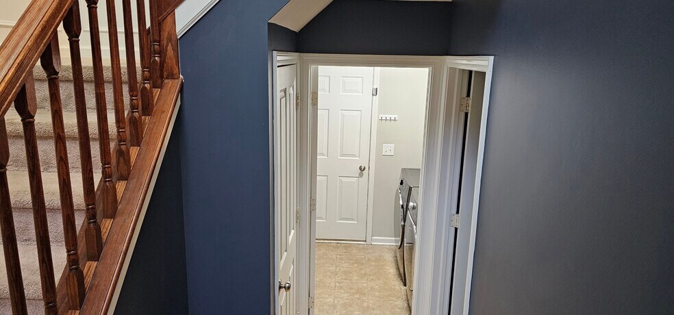 Building Photo - 1028 Cavendish Dr