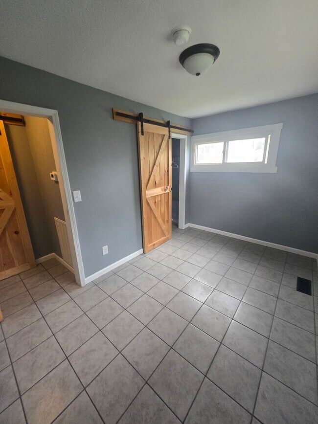 Building Photo - Newly Remodeled 3 Bedroom Home in Mosheim, TN – Move-In Ready!