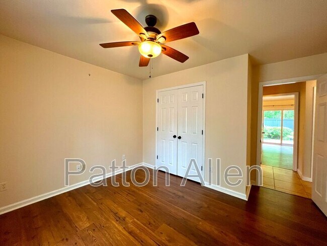 Building Photo - 101 Firwood Ct
