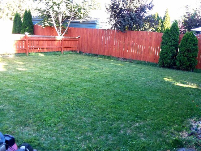 Building Photo - House with Primary Suite