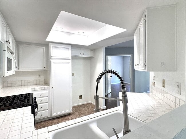 Building Photo - 25155 Via Terracina