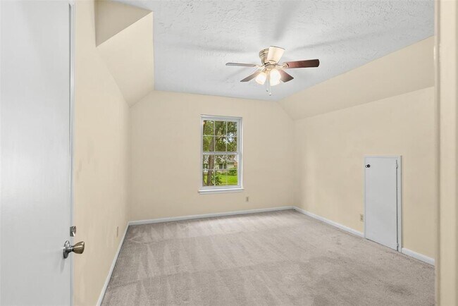 Building Photo - 3315 Crestdale Dr