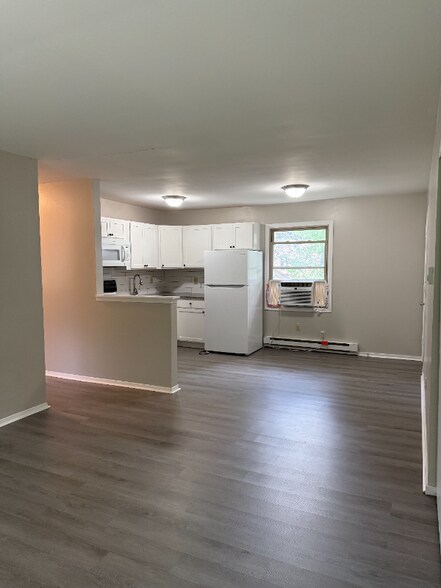 Building Photo - 2918 Sunnyside Dr