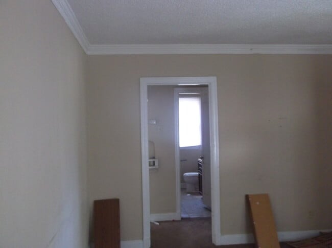 Building Photo - 3703 Fairoaks Ave