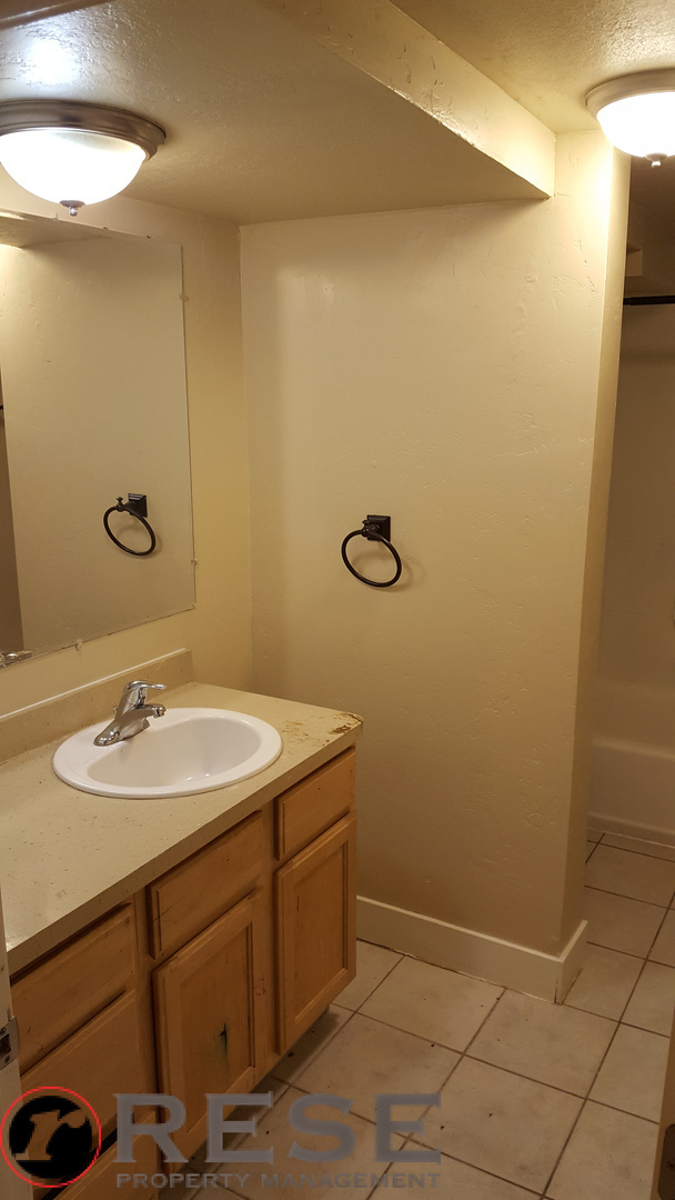 Building Photo - Quaint Provo Basement Apartment w lots of ...