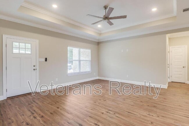 Building Photo - 833 Vee St