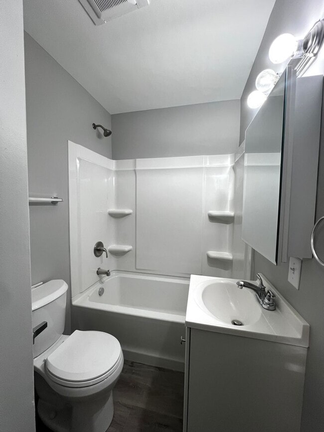 Building Photo - Non-refundable fee & security deposit total: $1275.00