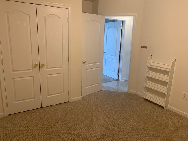 Building Photo - 1 Floor Living! Wheatland Condo 2 Bed 2 Ba...