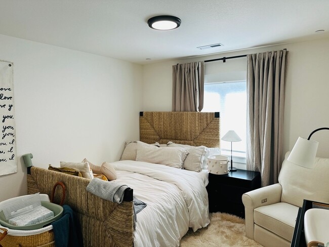 Building Photo - The Green at Felida Park Stunning Home