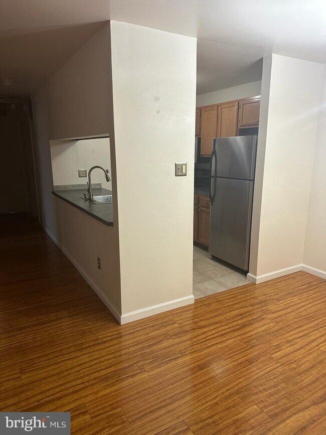 Building Photo - 113 The Woods