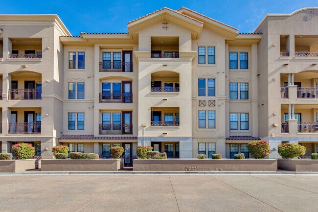 Building Photo - 7291 N Scottsdale Rd