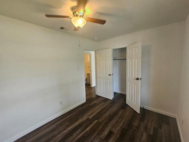 Building Photo - 1401 Trinity St
