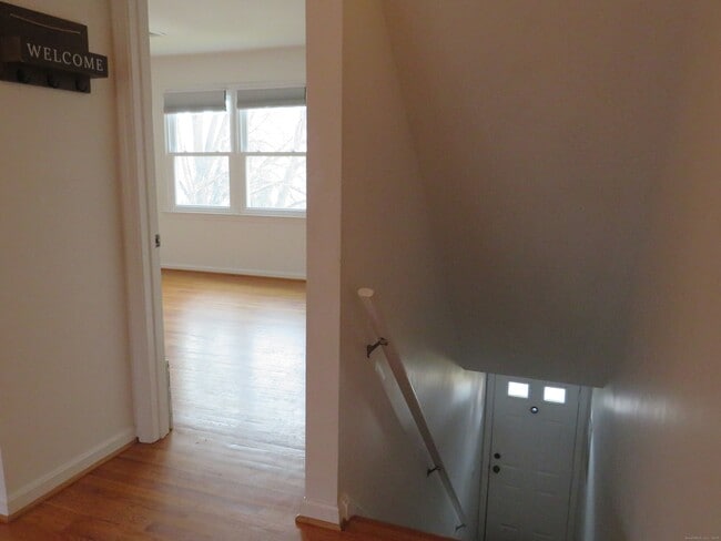 Building Photo - 7 Dean St