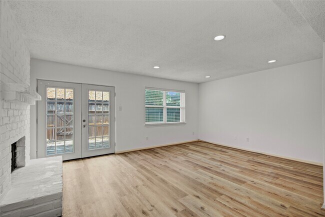 Building Photo - 1334 Country Pl Dr