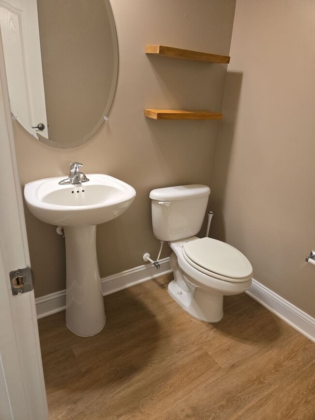 Building Photo - Virginia Beach living at its BEST!