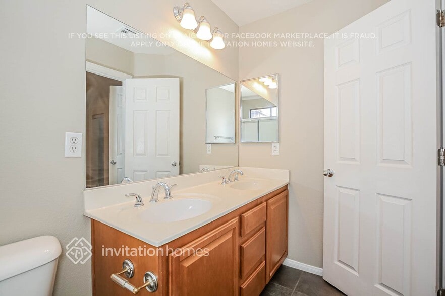 Building Photo - 2868 Canonero St