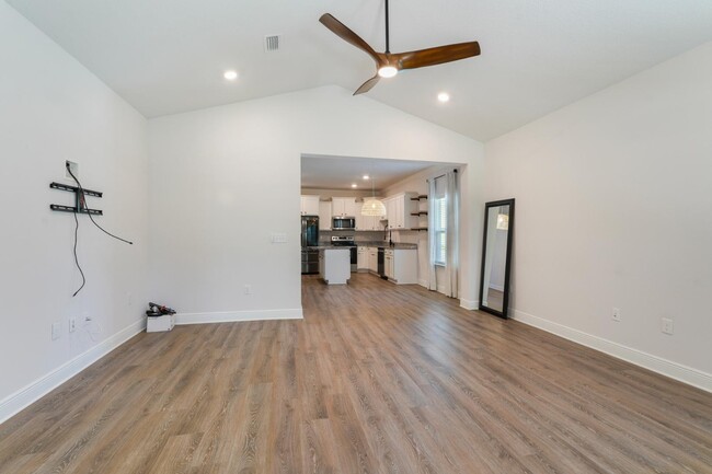 Building Photo - 55 Lightning Bug Ln