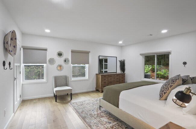 Building Photo - 1315 Normandy Dr NE