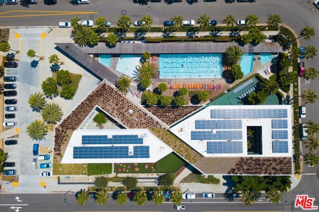 Building Photo - 6241 Crescent Park W