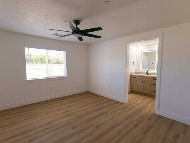 Building Photo - SPRING VALLEY LAKE EQUESTRIAN AREA - BRAND NEW CONSTRUCTION 3 BEDROOM